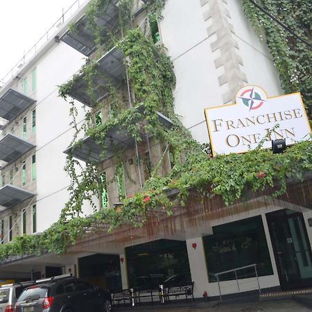Franchise One Hotel Makati City Exterior photo