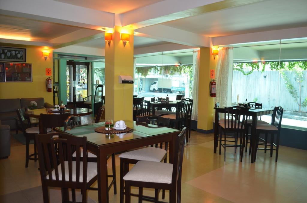 Franchise One Hotel Makati City Exterior photo