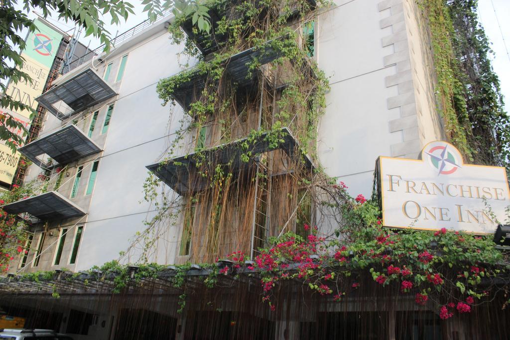 Franchise One Hotel Makati City Exterior photo