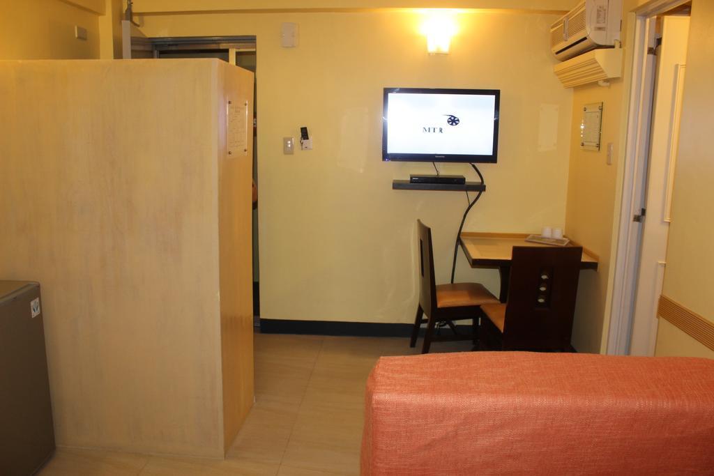 Franchise One Hotel Makati City Exterior photo