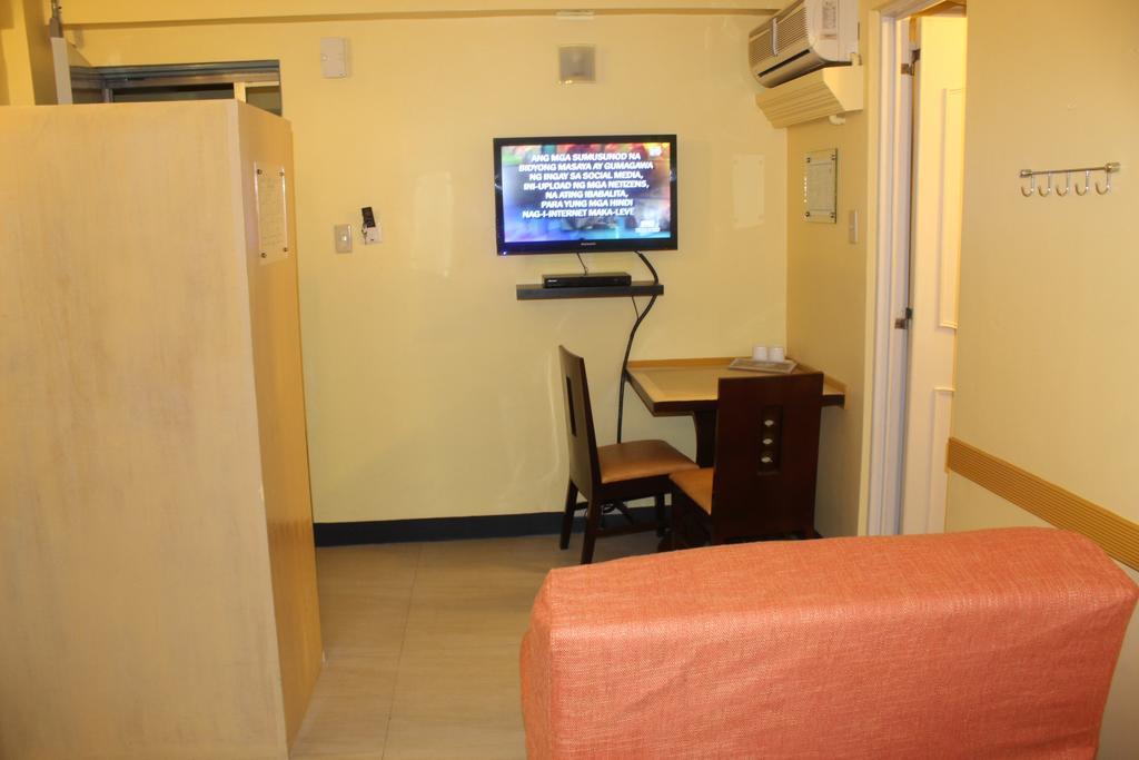 Franchise One Hotel Makati City Exterior photo