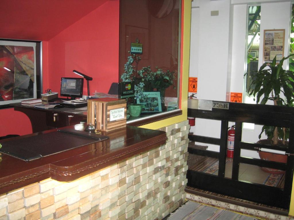 Franchise One Hotel Makati City Exterior photo